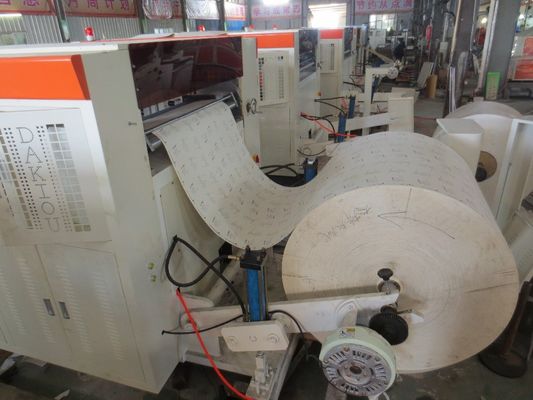 Automatische Papierrollen-stempelschneidene Maschine mit 380 V 90 bis 140mal/Minute fournisseur