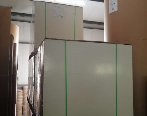 Automatische Papierrollen-stempelschneidene Maschine mit 380 V 90 bis 140mal/Minute fournisseur
